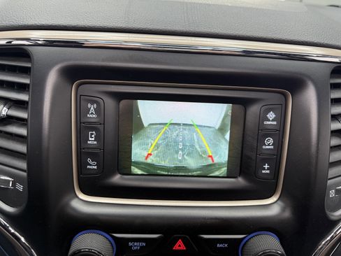 Used 2017 Jeep Grand Cherokee Limited image 15