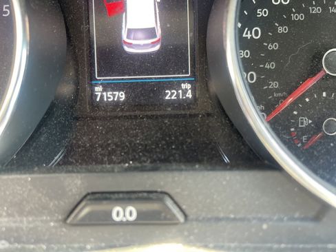 Used 2018 Volkswagen Tiguan SEL image 6