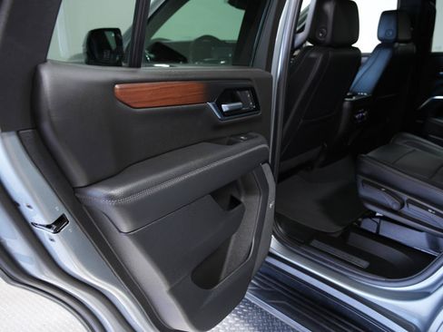 Used 2025 GMC Yukon Denali AWD/4WD image 28