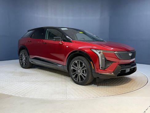 New 2025 Cadillac Optiq Sport 2 w/ LPO, Floor Liner Package image 7