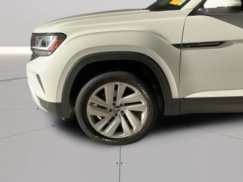 Used 2022 Volkswagen Atlas Cross Sport SE AWD/4WD image 24