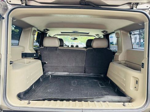 Used 2003 HUMMER H2 w/ Preferred Equipment Group AWD/4WD image 37