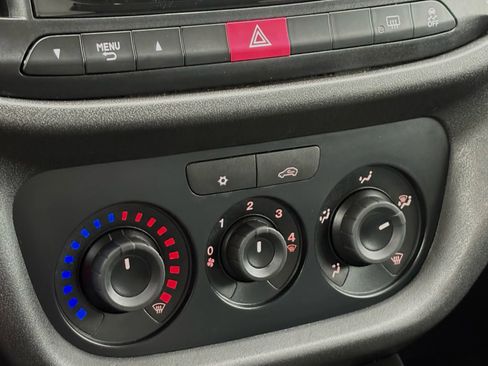 Used 2021 RAM ProMaster City Tradesman SLT image 17