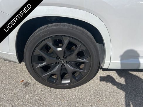 Used 2025 Lexus TX 500h AWD w/ Technology Package image 10