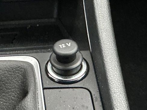 Certified 2025 Volkswagen Jetta SE image 35