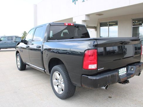 Used 2017 RAM 1500 Express w/ Black Ram 1500 Express Group image 10