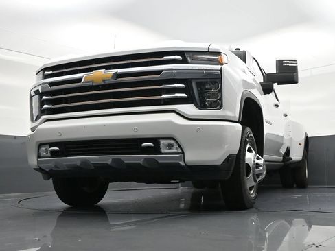 Used 2022 Chevrolet Silverado 3500 High Country image 30