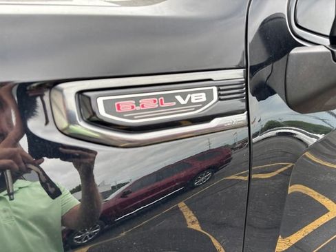 Used 2021 GMC Sierra 1500 AT4 w/ AT4 Premium Package AWD/4WD image 9
