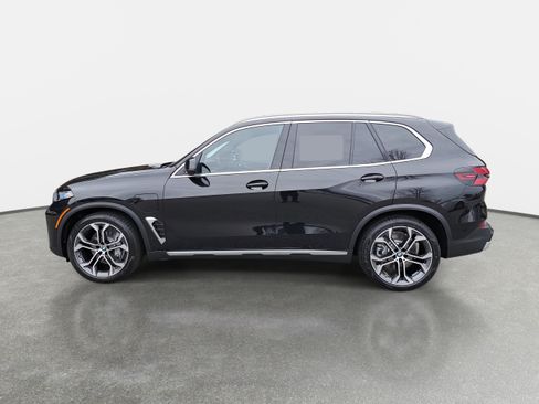 New 2026 BMW X5 xDrive50e w/ Executive Package image 8