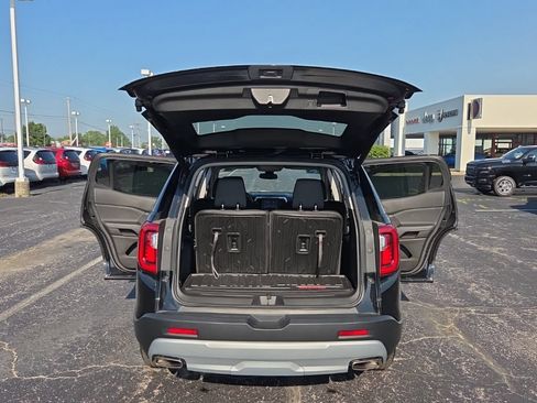 Used 2023 GMC Acadia SLT w/ LPO, Floor Liner Package AWD/4WD image 23