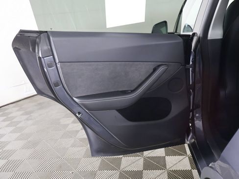Used 2023 Tesla Model Y Long Range AWD/4WD image 27