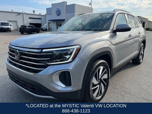 Certified 2024 Volkswagen Atlas SE image 2