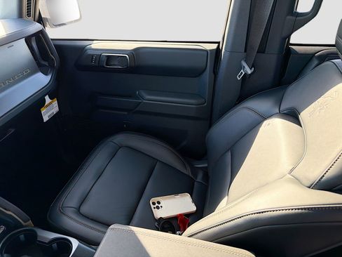 New 2025 Ford Bronco Badlands image 33