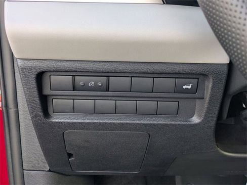 New 2025 Mitsubishi Outlander SE image 16