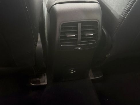 Used 2020 Ford Escape SE image 28