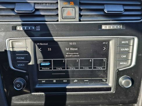 Used 2016 Volkswagen GTI SE image 27