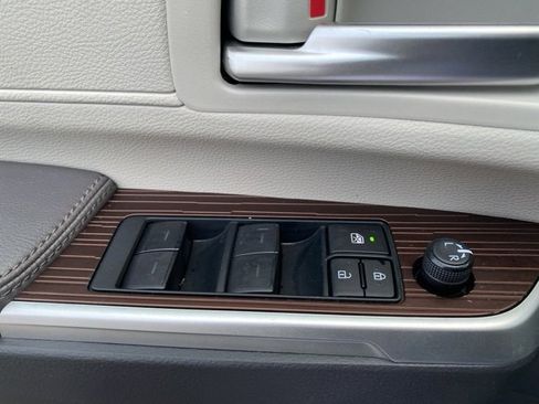 Used 2024 Toyota Sienna XLE image 29