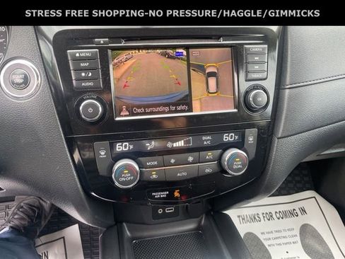 Used 2018 Nissan Rogue SV w/ Premium Package image 22