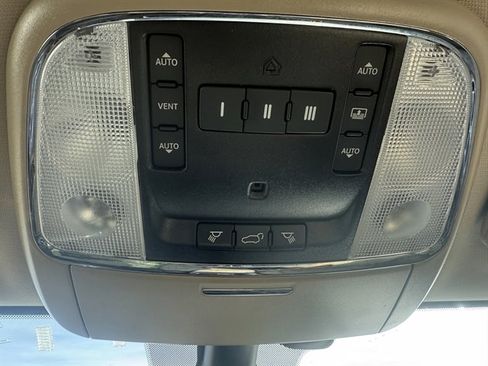 Used 2020 Jeep Grand Cherokee Overland image 30