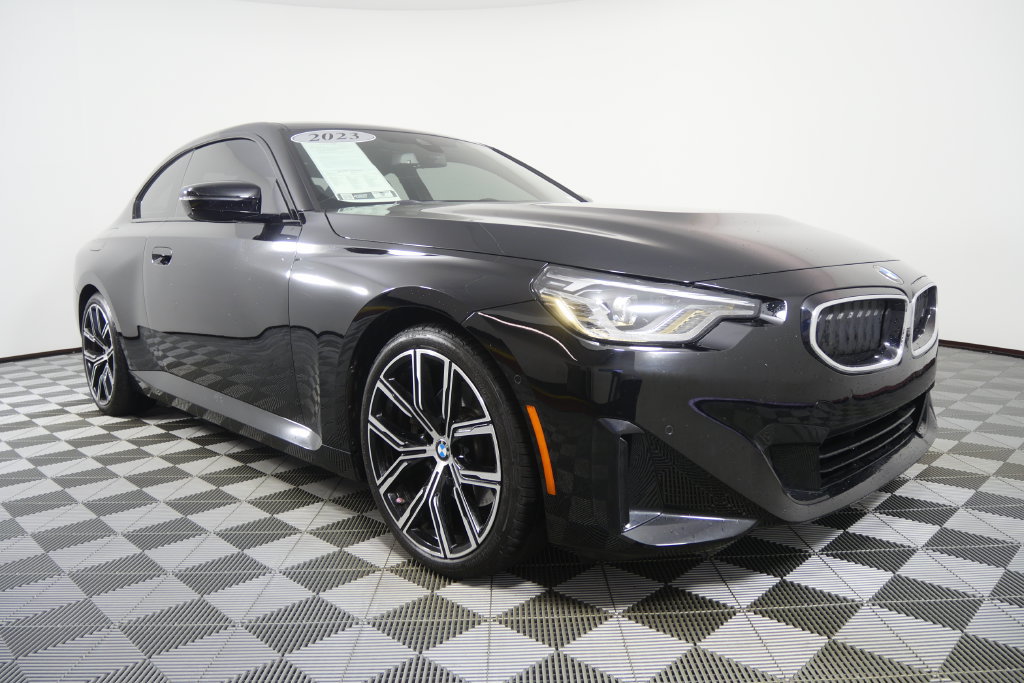 Certified 2023 BMW 230i Coupe w/ Premium Package RWD image 2