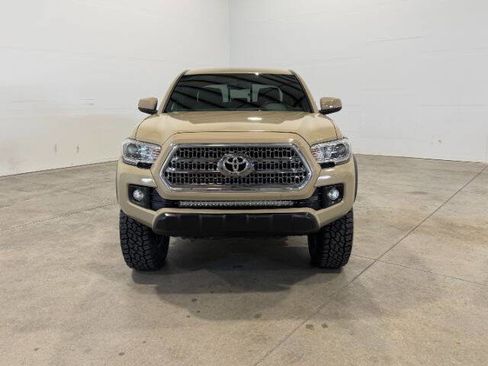 Used 2016 Toyota Tacoma TRD Off-Road w/ Towing Package image 3