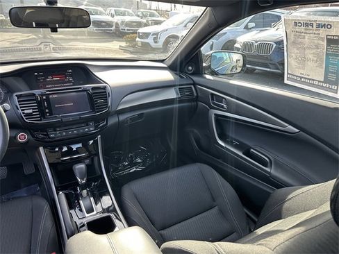 Used 2016 Honda Accord EX image 17