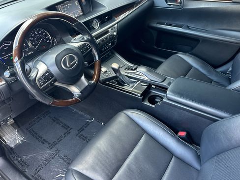 Used 2016 Lexus ES 300h image 4
