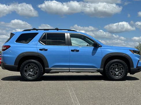 Certified 2023 Honda Pilot TrailSport image 2
