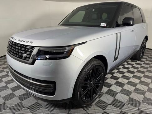New 2025 Land Rover Range Rover SE image 3