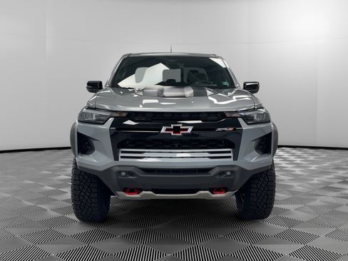 Used 2025 Chevrolet Colorado ZR2 w/ Technology Package AWD/4WD image 3