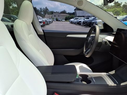 Used 2025 Tesla Model Y Performance AWD/4WD image 12