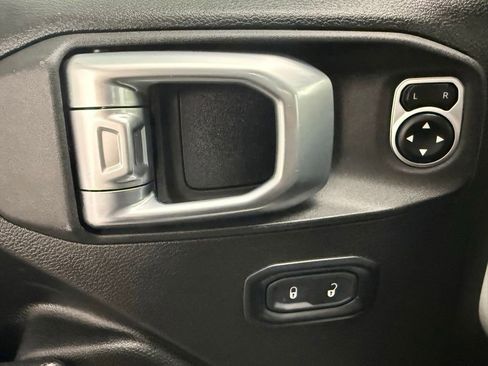 Used 2024 Jeep Gladiator Sport image 28