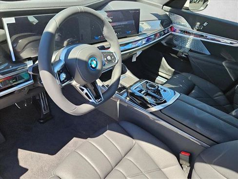 New 2026 BMW i7 xDrive60 AWD/4WD image 3