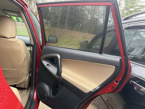 Used 2011 Toyota RAV4 4WD w/ Base L4 Extra Value Pkg image 32