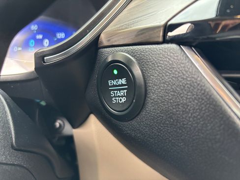 Used 2020 Ford Escape Titanium image 29