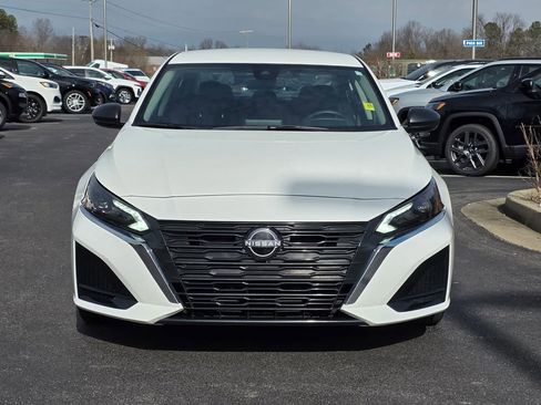 Used 2025 Nissan Altima 2.5 SV image 3