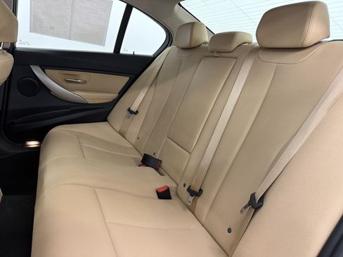 Used 2018 BMW 320i Sedan RWD image 23