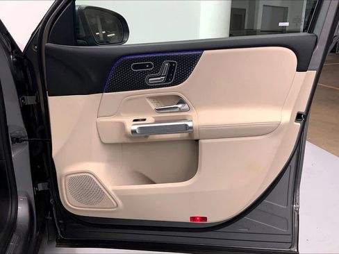 Used 2026 Mercedes-Benz GLB 250 image 10