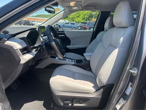 Used 2022 Mitsubishi Outlander SEL AWD/4WD image 18