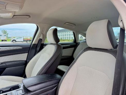 Certified 2019 Ford Fusion SE w/ Equipment Group 151A FWD image 11