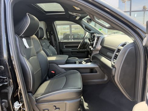 New 2026 RAM 3500 Laramie AWD/4WD image 22