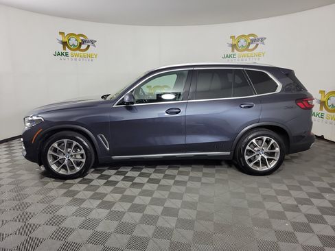 Used 2022 BMW X5 xDrive40i w/ Executive Package AWD/4WD image 2