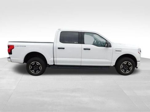 Used 2023 Ford F150 Lightning XLT image 14