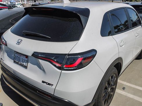 Used 2025 Honda HR-V Sport image 14