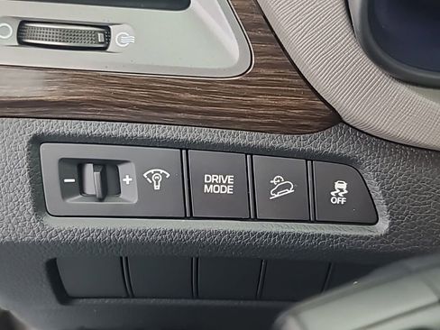 Used 2017 Hyundai Santa Fe Sport AWD/4WD image 25