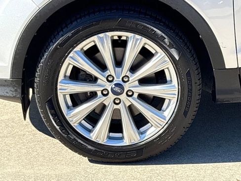 Used 2019 Ford Escape SEL image 13