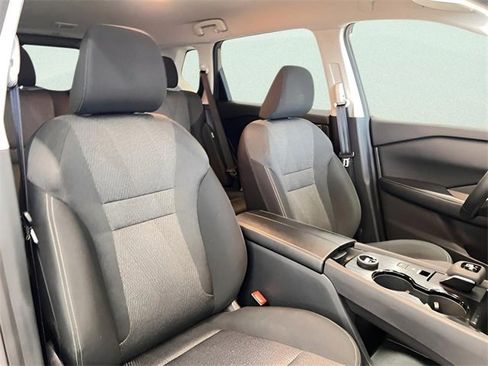 Used 2025 Nissan Rogue SV image 14