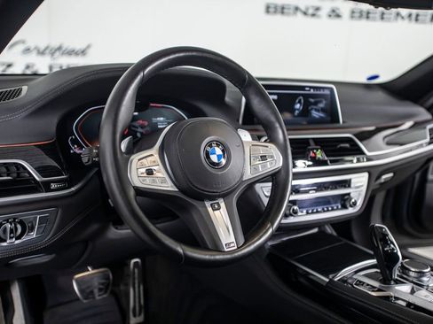 Used 2022 BMW 750i xDrive w/ M Sport Package image 19