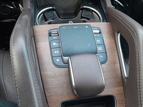 Used 2021 Mercedes-Benz GLE 350 4MATIC w/ Premium Package image 10