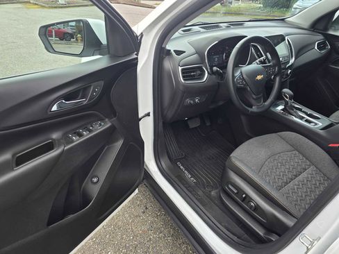 Used 2024 Chevrolet Equinox LT image 19